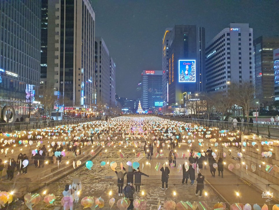 서울 크리스마스 데이트 청계천 빛초롱축제 광화문광장 크리스마스마켓 볼거리