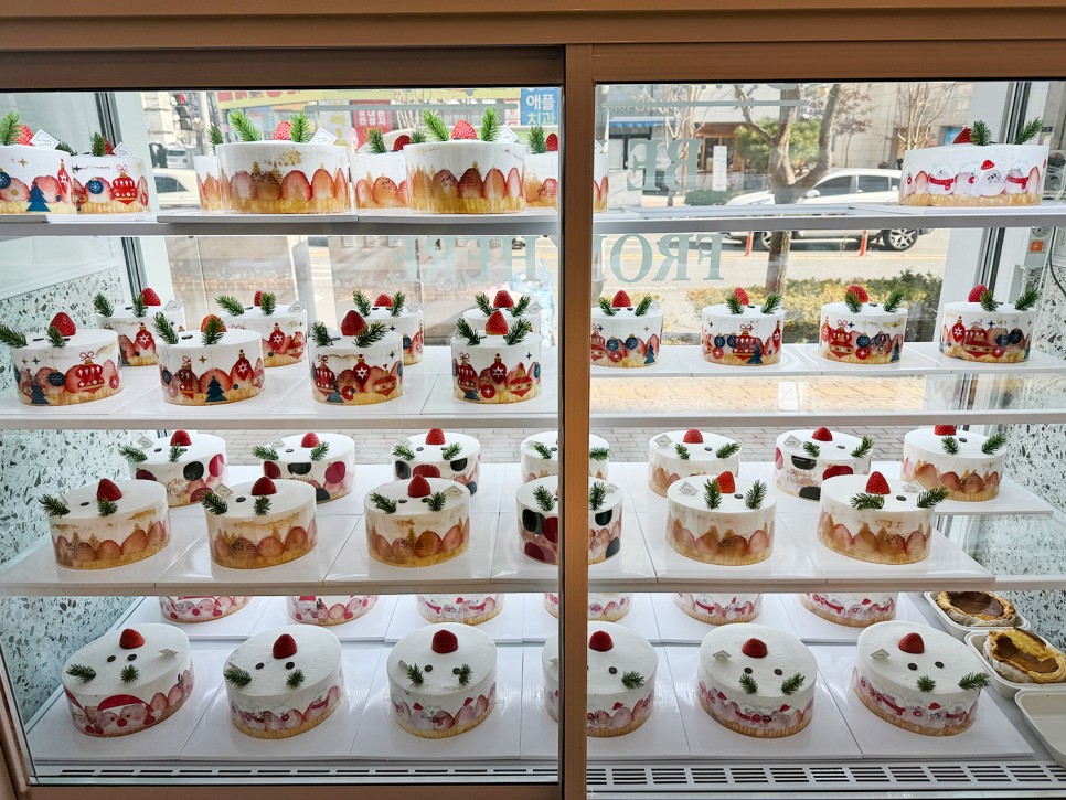 크리스마스이브, 환상적인 딸기 케이크 <그여행> 포항 양덕 법원점