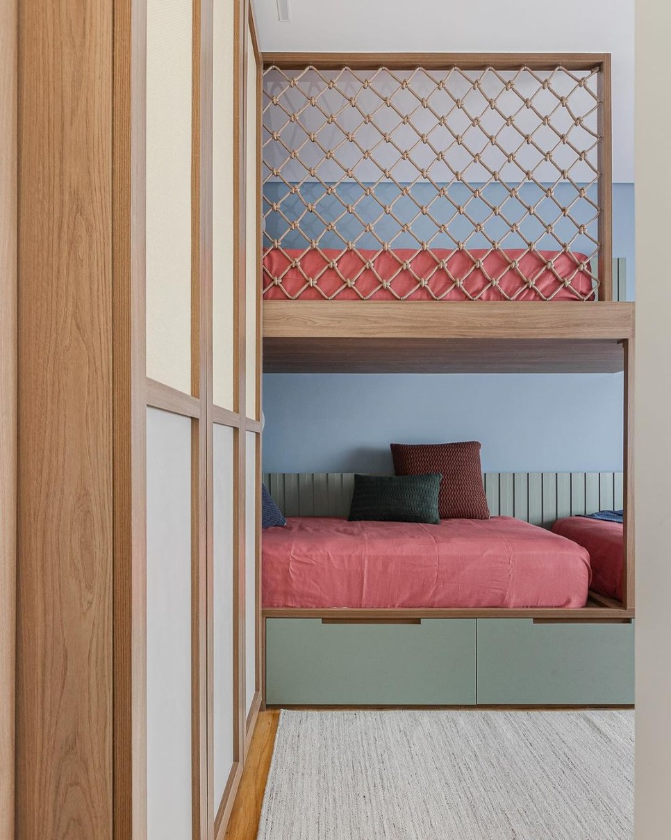 아이방 인테리어 팁 2층 형제 침대 플레이룸과 아이방 그림 액자