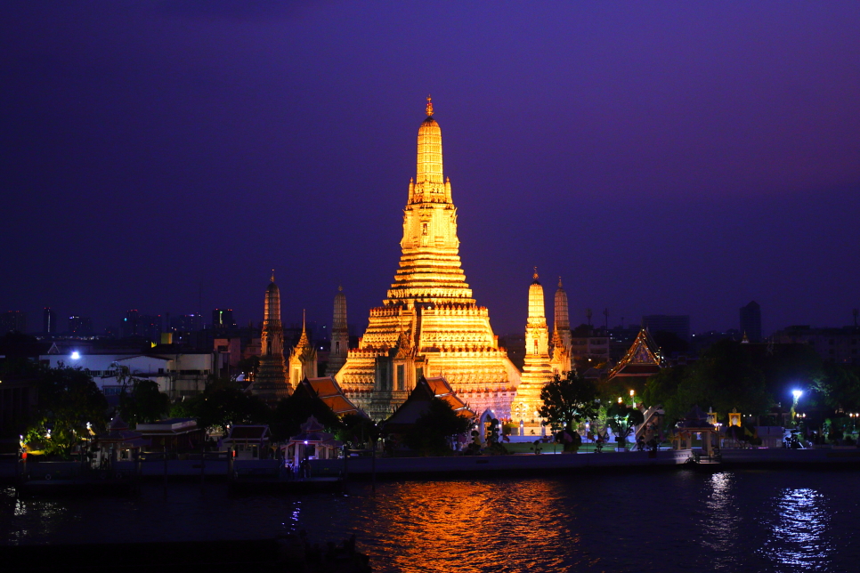 태국 방콕 여행 코스 왓아룬 뷰 레스토랑 아로모사 선셋 야경 시간