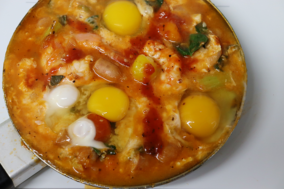 에그인헬 레시피 샥슈카 만들기 새우 토마토소스 요리 홈파티 음식