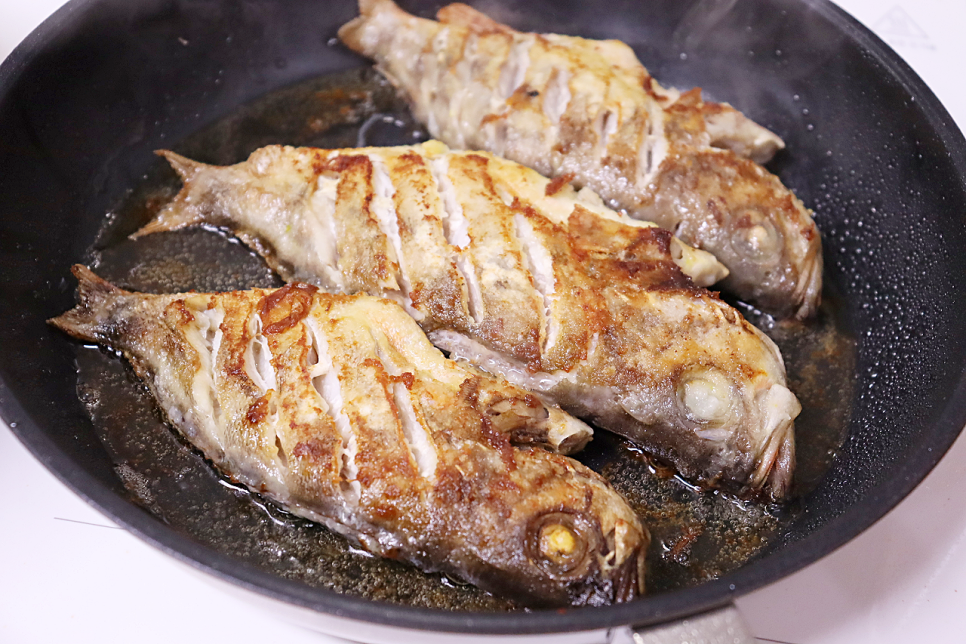 빨간 생선구이 볼락구이 열기 생선 굽는법 열기구이 생선 비린내 제거 생선 굽기 볼락요리