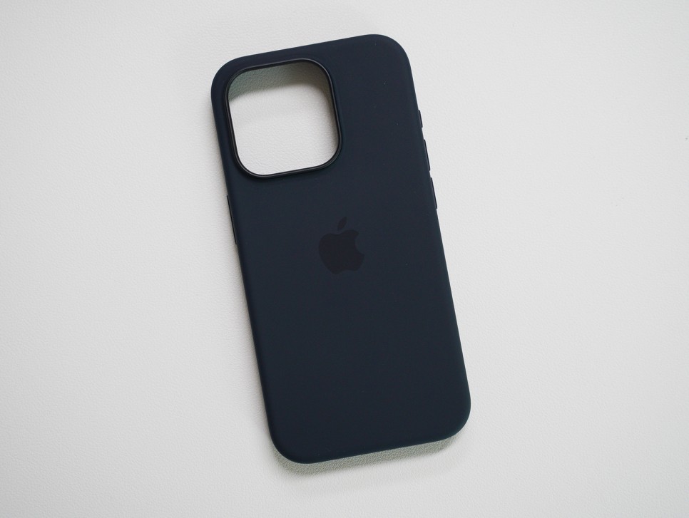 아이폰15 프로 PRO 정품 실리콘케이스 맥세이프 탑재 블랙 색상 리뷰