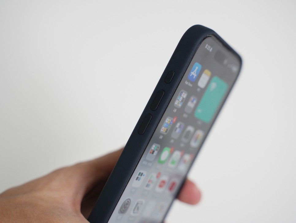 아이폰15 프로 PRO 정품 실리콘케이스 맥세이프 탑재 블랙 색상 리뷰