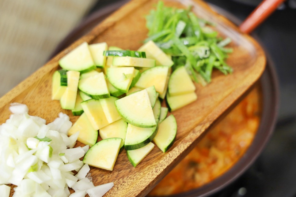 청국장맛있게끓이는법 두부 신김치 청국장찌개 레시피