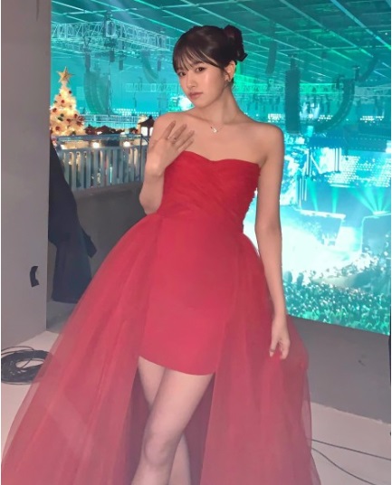 안유진 SBS 가요대전 시상식 드레스, 지암바티스타 발리 !