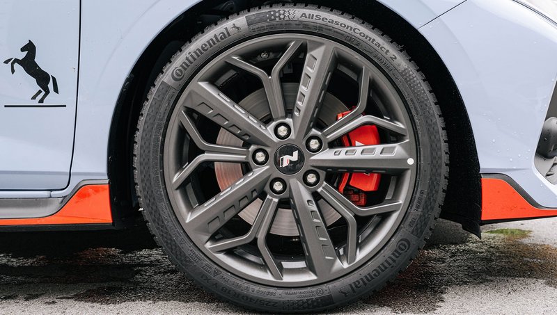 세계적인 자동차 브랜드 콘티넨탈 올시즌 콘택트2 (AllSeasonContact 2) 올웨더 사계절 타이어 종류로 교체시기에 바꿔볼까?