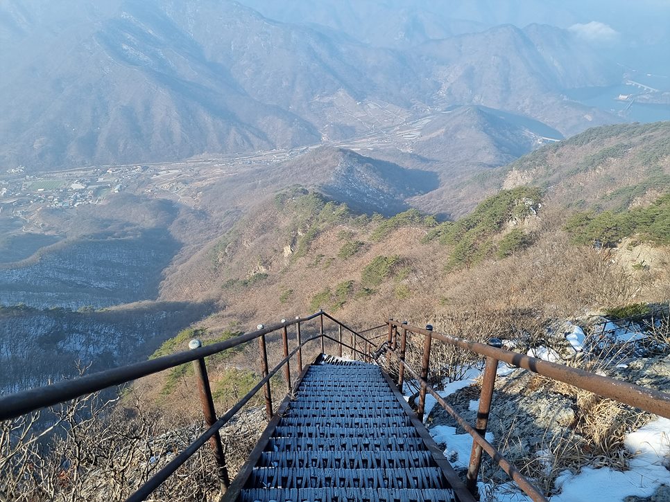 [월악산국립공원] 월악산, 은은한 운해와 명품송이 어우러진 겨울 비경을 즐기다 (12월 최종)