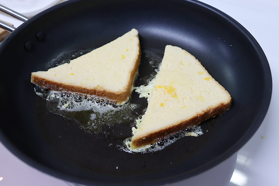 프렌치토스트 만들기 식빵 계란물 간단 버터토스트 레시피 식빵요리아침 간편식