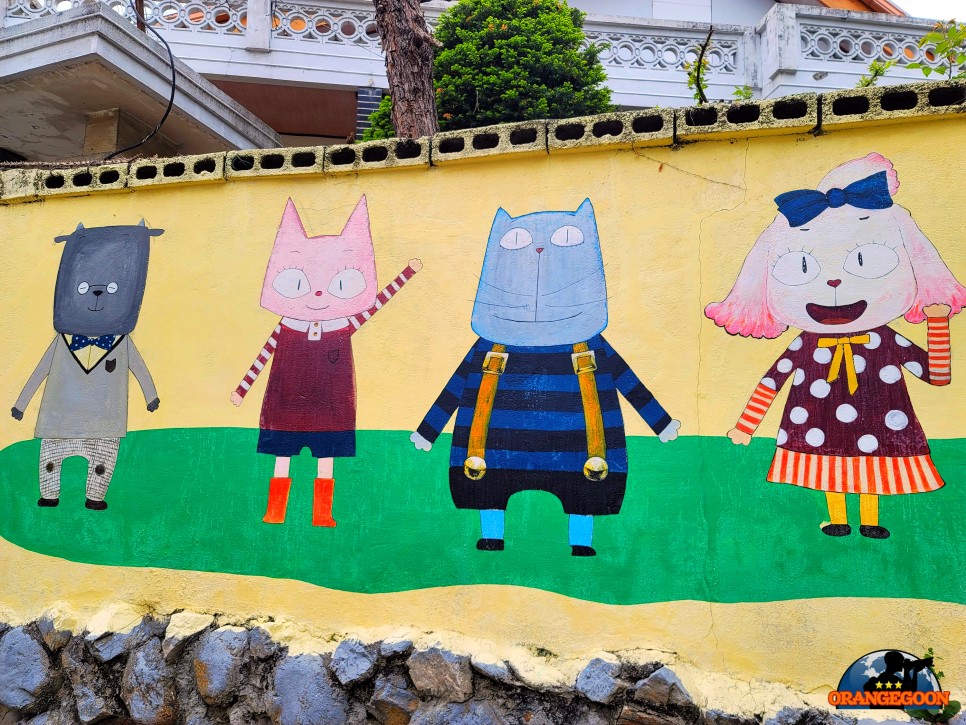 (강원 춘천 / 효자동 벽화마을 #3) 2012년에 진행된 낭만골목 프로젝트의 일환으로 만들어진 벽화마을. 남춘천역에서 걸어서 만나는 아름다운 벽화들