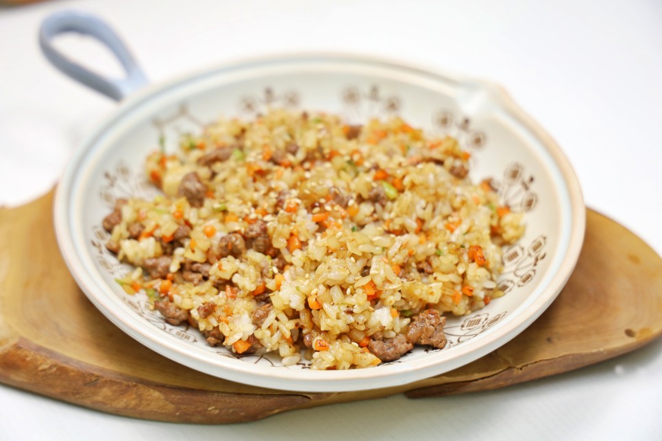 굴소스 야채 다진 소고기 볶음밥 레시피 한그릇요리 간단한 점심메뉴