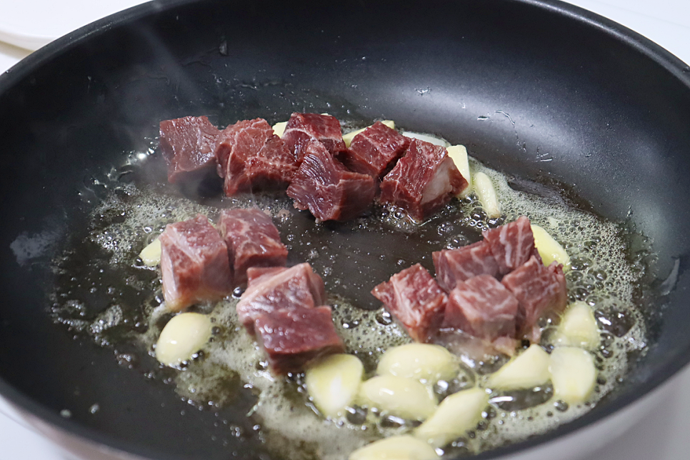 소고기 찹스테이크 만들기 소스 소고기 등심 큐브 스테이크 레시피 홈파티 요리