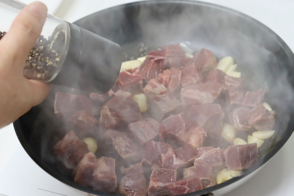 소고기 찹스테이크 만들기 소스 소고기 등심 큐브 스테이크 레시피 홈파티 요리