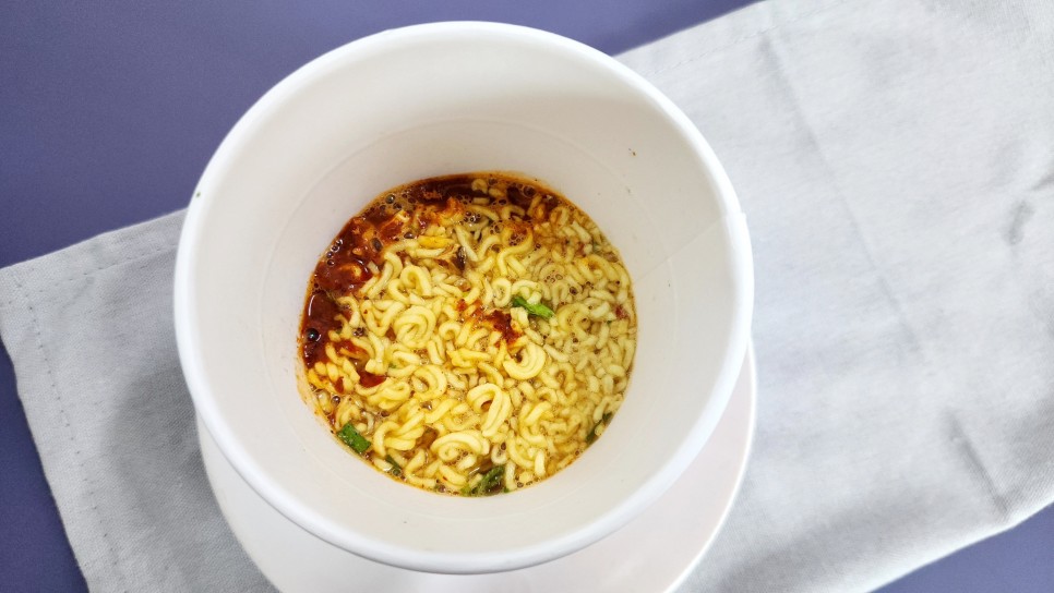 간단한 자취요리 라면밥 컵 라면볶음밥 레시피 국물없는 매운 라면 요리