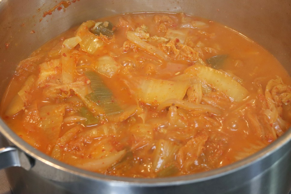 편스토랑 어남선생 류수영 김치찌개 레시피 평생 김치찌개 재료 돼지 앞다리살 요리