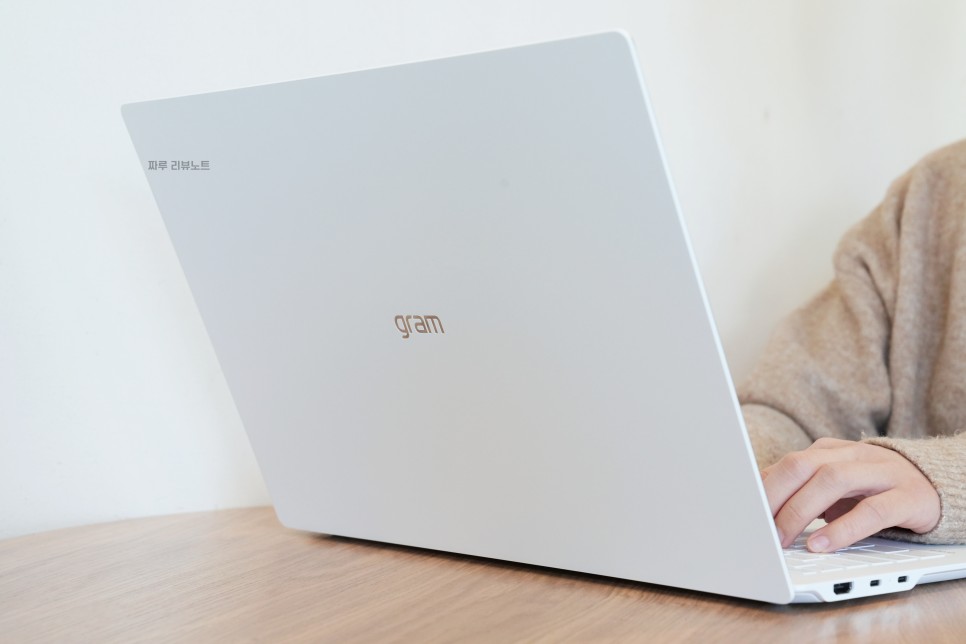 가벼운 노트북 추천 LG그램 프로 16인치 - 오케이오아시스