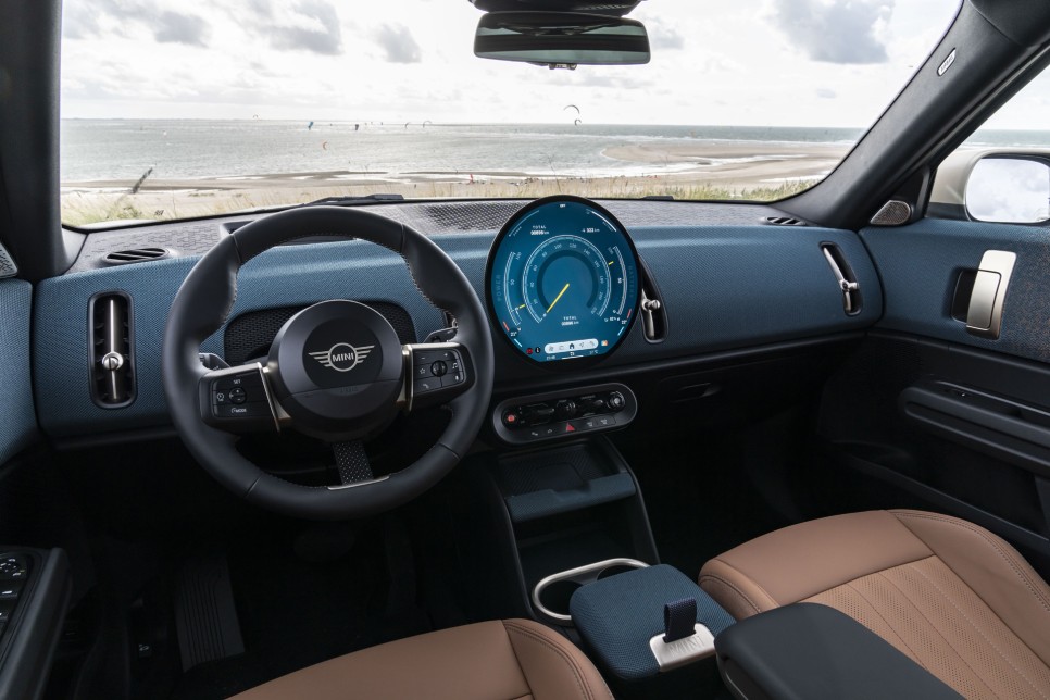 2025년형 미니 컨트리맨, 가솔린 S 등급으로 라인업 확장