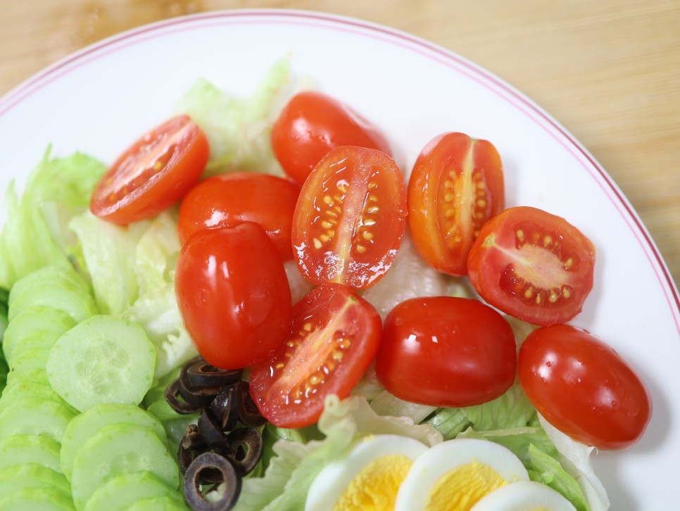 양상추 샐러드 만들기 소스 드레싱 추천 오이 토마토 아침 야채 요리 만드는법