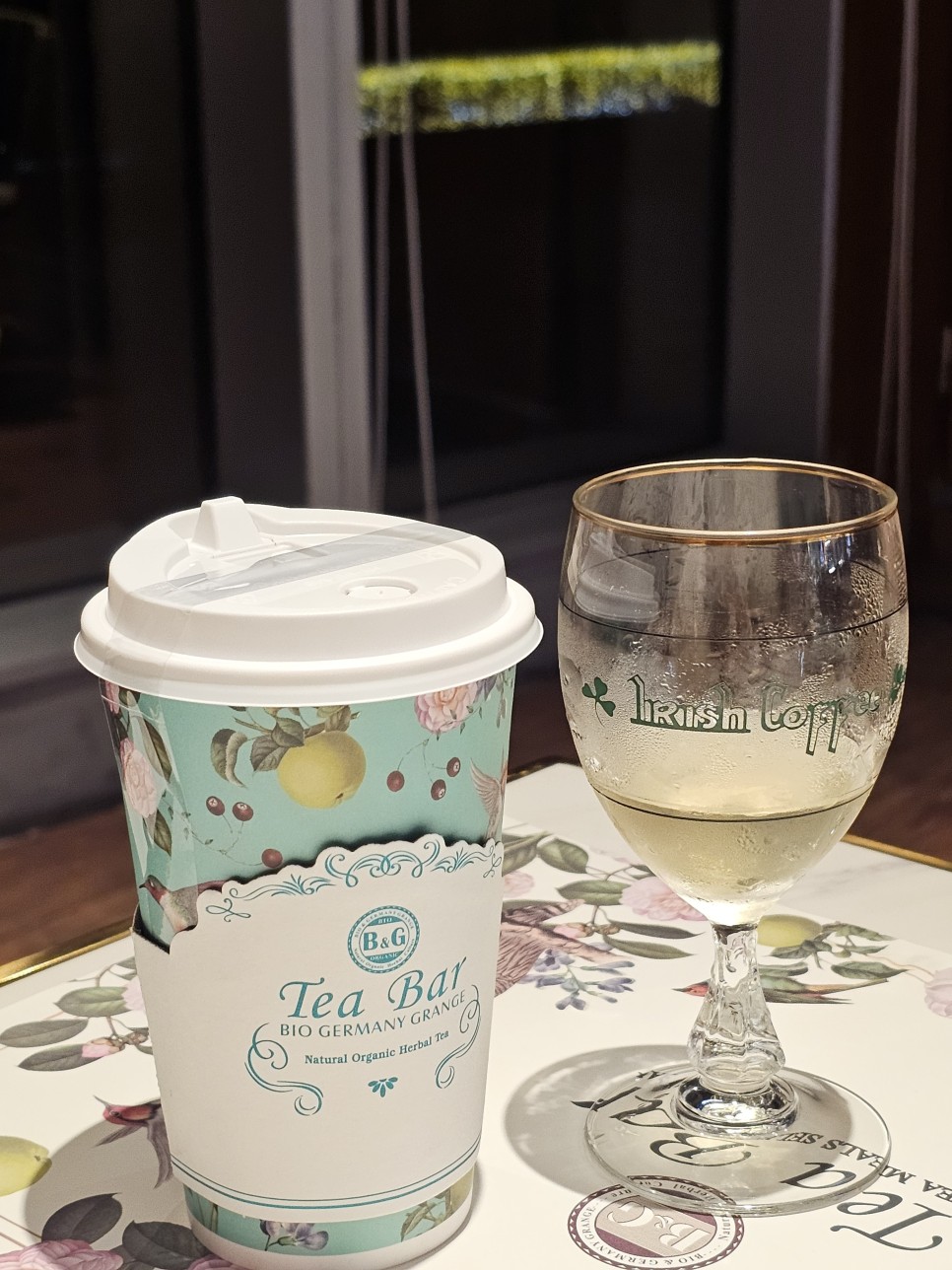 타이베이 카페 화려함의 극치 메가시티 tea bar