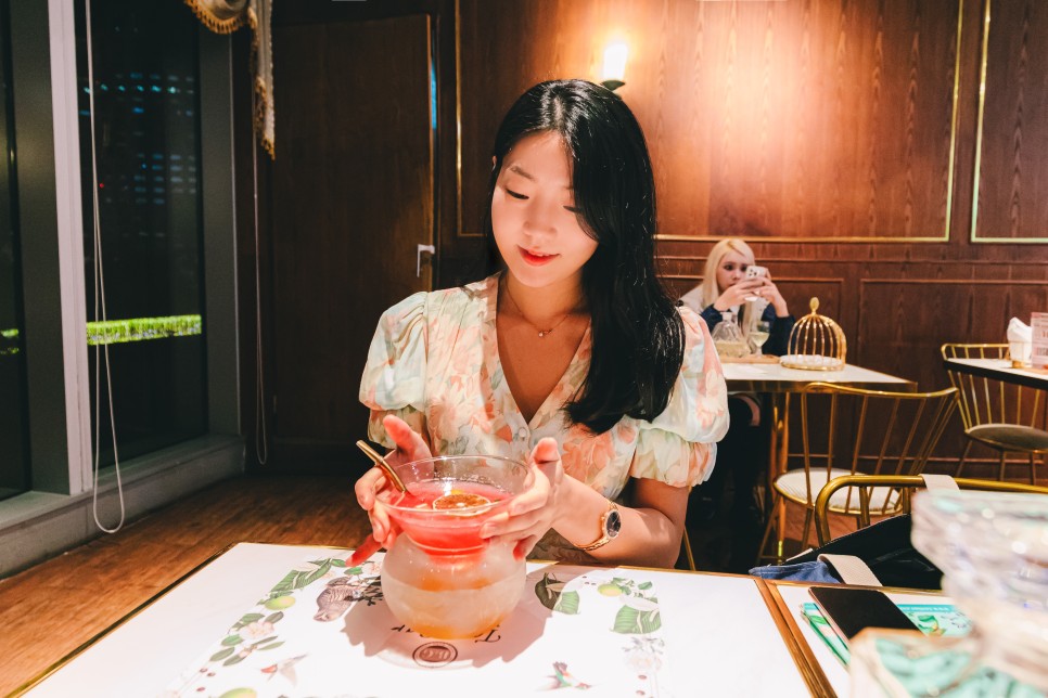 타이베이 카페 화려함의 극치 메가시티 tea bar