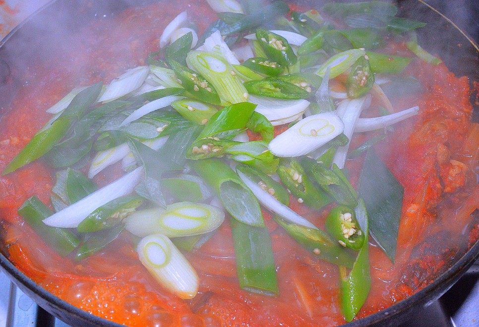 돼지 등갈비 김치찜 레시피 등갈비찜 묵은지찜 묵은지 돼지고기 김치찜 만들기 등갈비요리