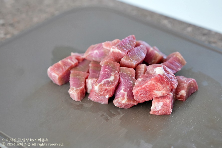소고기 미역국 끓이는 방법 쇠고기 미역국 레시피 맛있게 끓이는법 고기