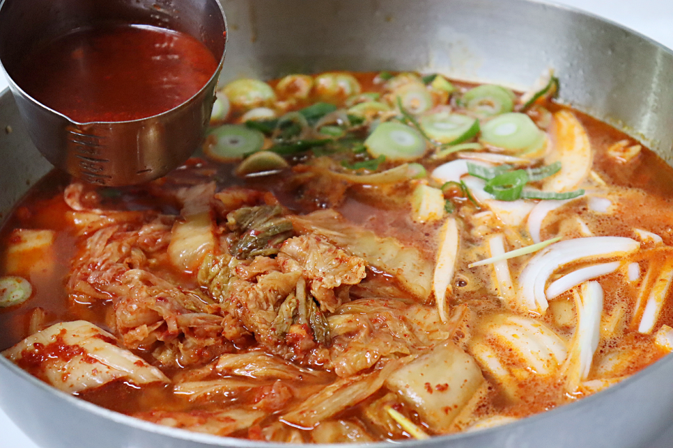편스토랑 류수영 김치찌개 레시피 어남선생 돼지고기 평생 김치찌개 맛있게 끓이는법