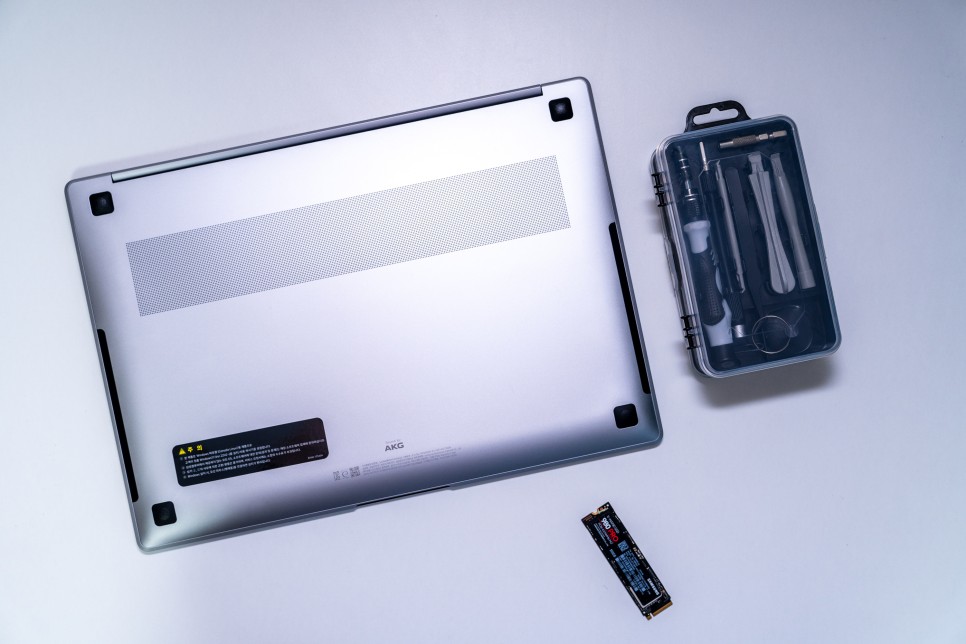 삼성 갤럭시북4 프로 하판 분해 프리도스 노트북 NVMe SSD추가 윈도우11 설치해보기