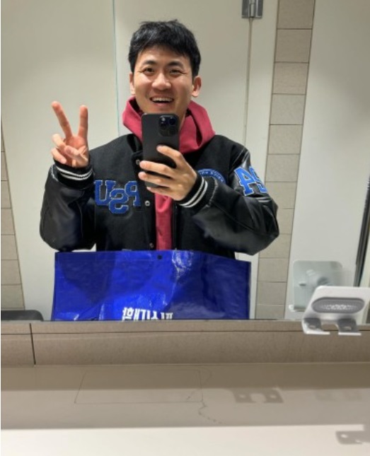 아이유 공항패션 구찌 가방 코트,비니 & 박재범 피식대학 패션 코디