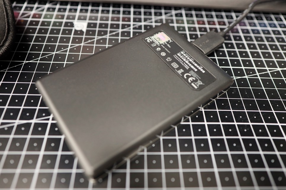 삼성 포터블 SSD T7 쉴드 1TB 구입 - 꼬리에 꼬리는 무는 카메라 소품 지름의 이유들..