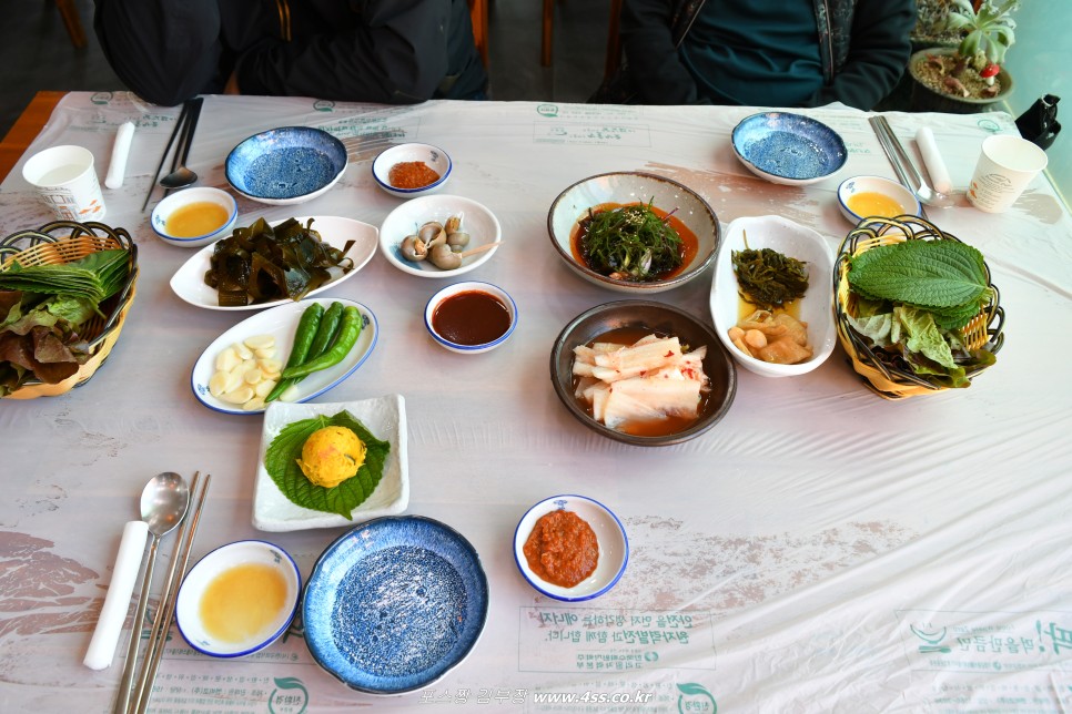 기장짚불곰장어 맛집 해변짚불곰장어 짚불 양념 세트 메뉴로 풍성하게