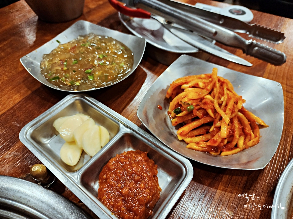 제주도민 맛집 서귀포 갈비 꼼장어 동시에 먹을 수 있는 메추리식당