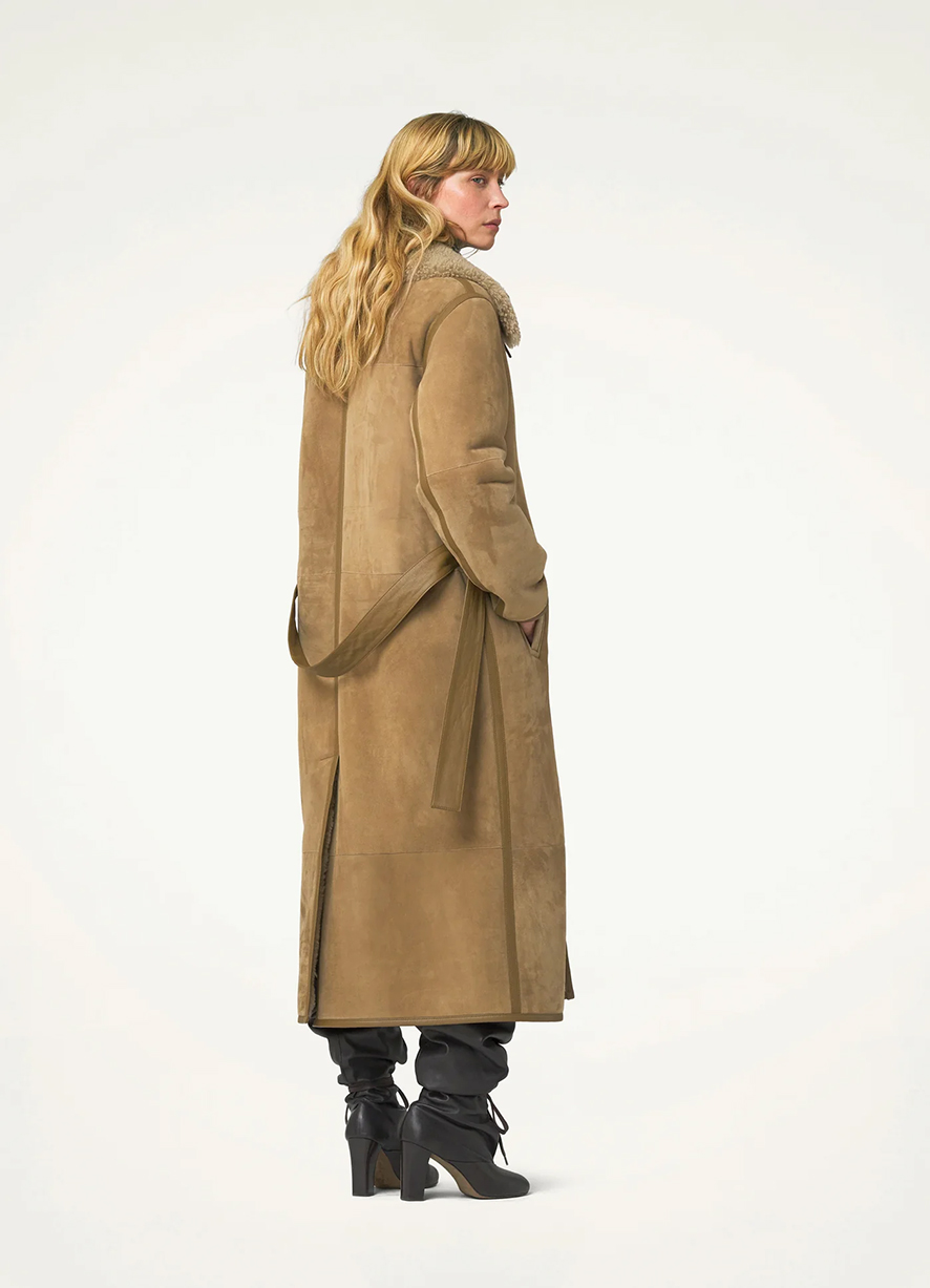 리사 르메르 여성 니트 스웨터 무스탕 롱코트 겨울 코디 여행 패션 세일 정보