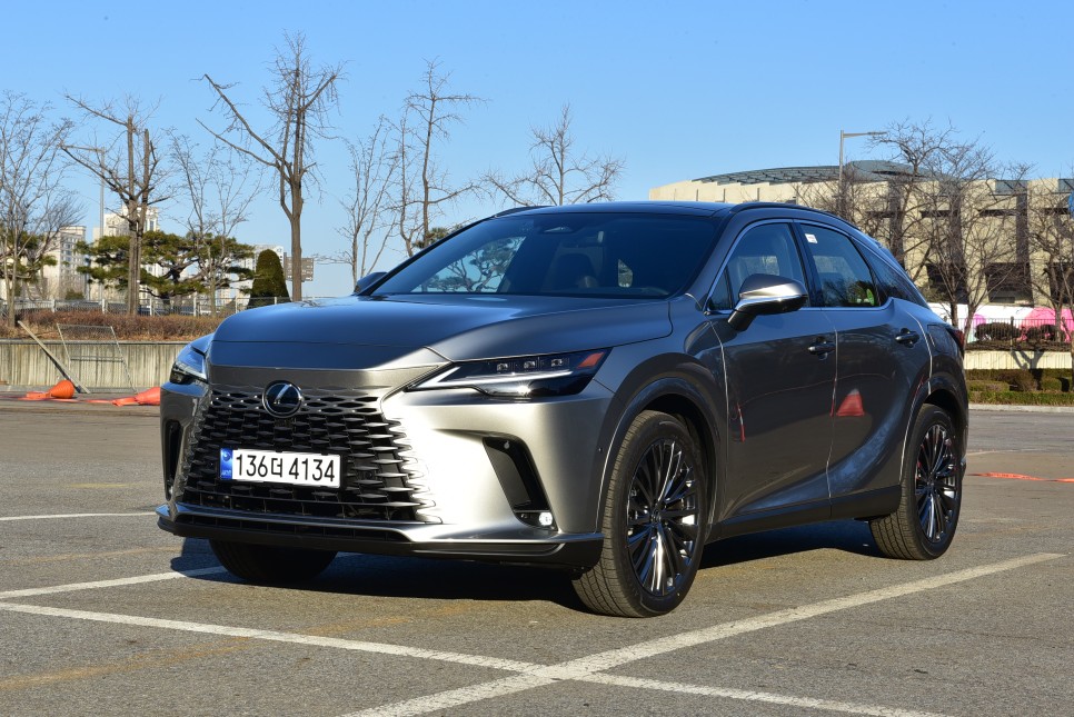 정숙하고 부드러운 고급 SUV 렉서스 RX350h@렉서스엘엔티 강남