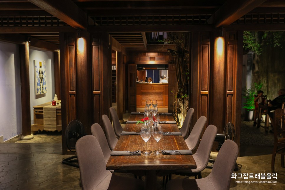 호이안 올드타운 맛집 100년 고택 건물 레스토랑 림다이닝 디너