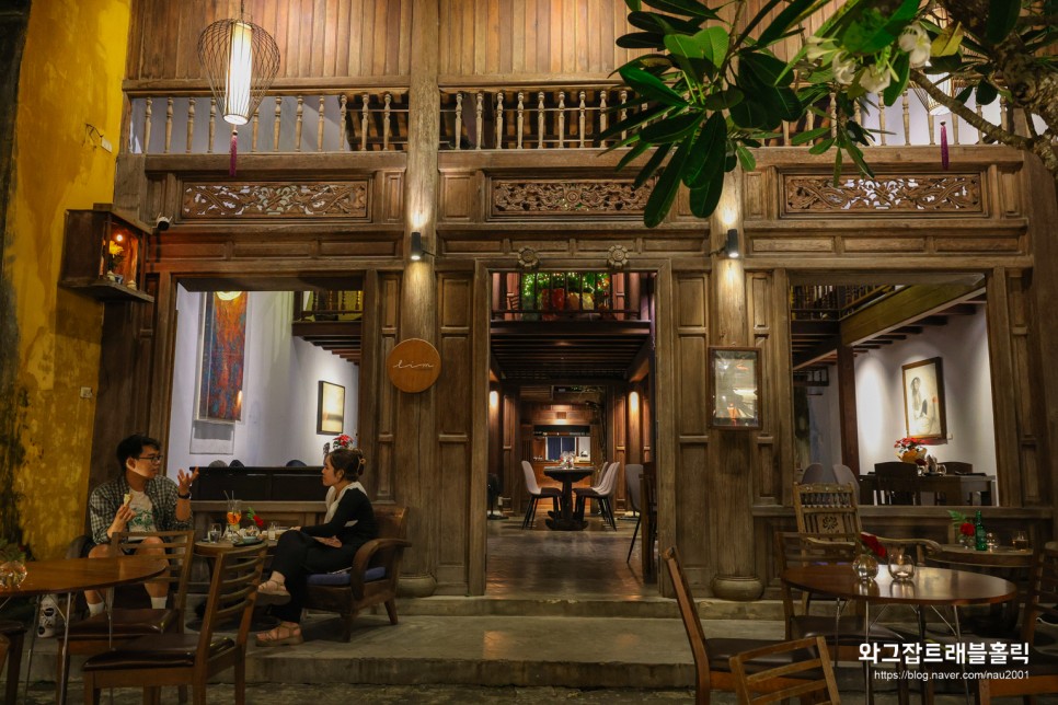 호이안 올드타운 맛집 100년 고택 건물 레스토랑 림다이닝 디너