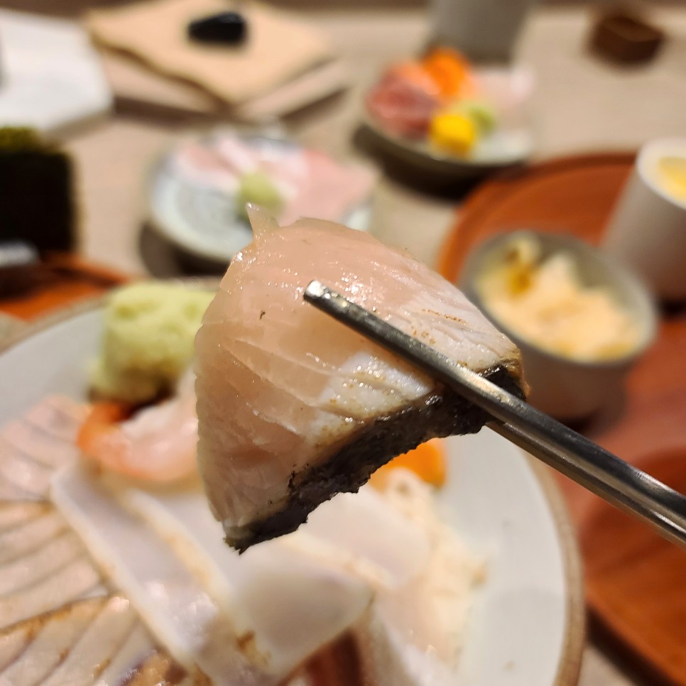 샤로수길 맛집 카이센동136 대방어덮밥 사시미 찐전복과 어울리는 하이볼