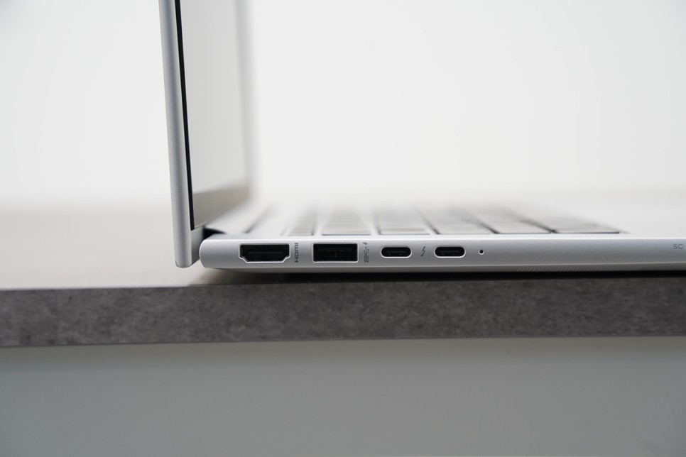 보안 솔루션 탑재된 가벼운 프리미엄 노트북 HP EliteBook 1040 G10 후기
