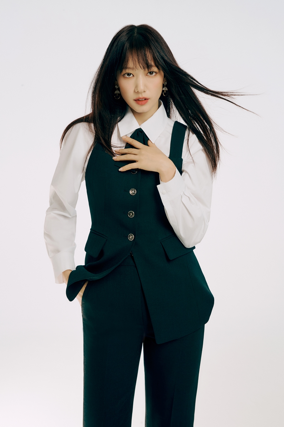 24SS 모조에스핀 박신혜 봄 화보 트위드자켓 셋업 데이트룩 하객룩 올 봄 유행 패션