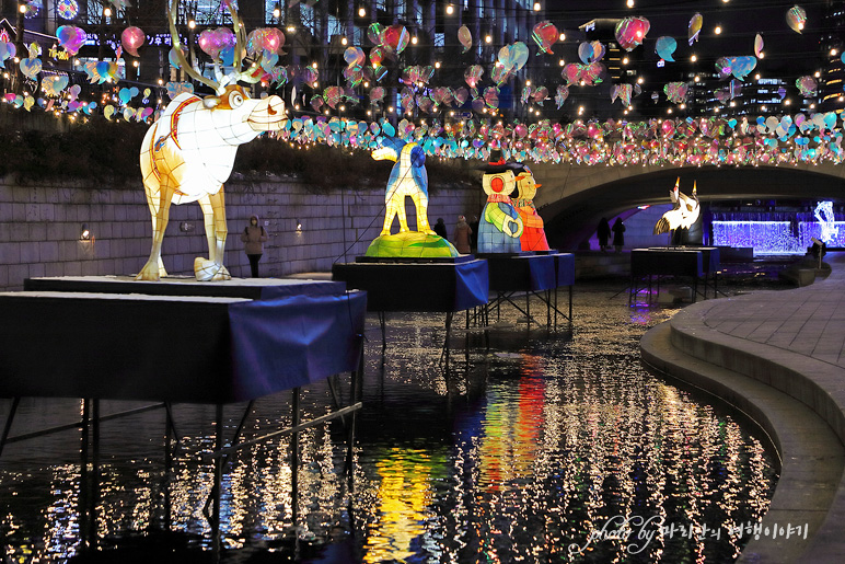청계천 빛초롱축제 연등 청계광장 서울 여행 명소