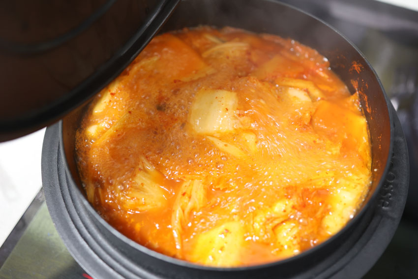 돼지고기 김치찌개 맛있게 끓이는법 간단 두부 묵은지 김치찌개 레시피