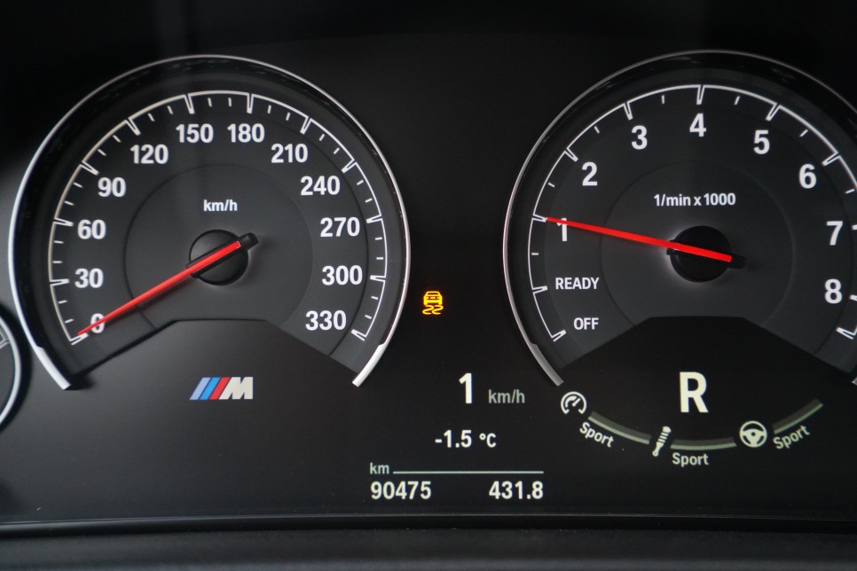 BMW M3 넥센 윈터 타이어로 교체했습니다. 자동차 스노우 타이어윈가드스포츠2 렌탈로 가능!! with.타이어테크 광명점
