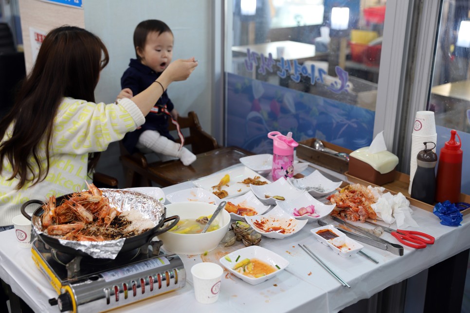 안면도 백사장항 대하 대하구이, 딴뚝통나무집식당 간장게장 게국지, 보령 우유창고, 무창포 비체팰리스