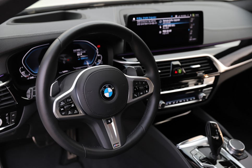 [판매완료]BMW 530e M Sport Package LCI (G30) 판매