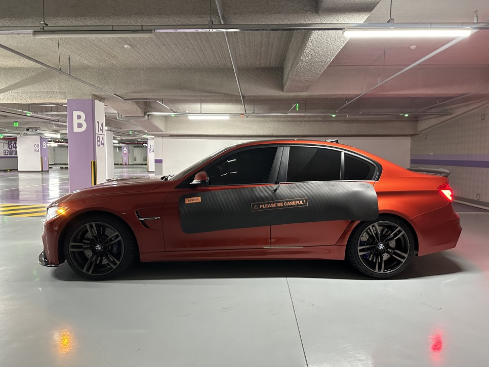 렉시드 BMW M3  문콕방지 도어가드 자동차 덴트 제거비용 벌 수 있는 신차 필수 용품