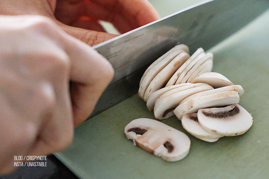 버섯크림 함박스테이크 겉바속촉 요깃거리 핫도그 간식 추천