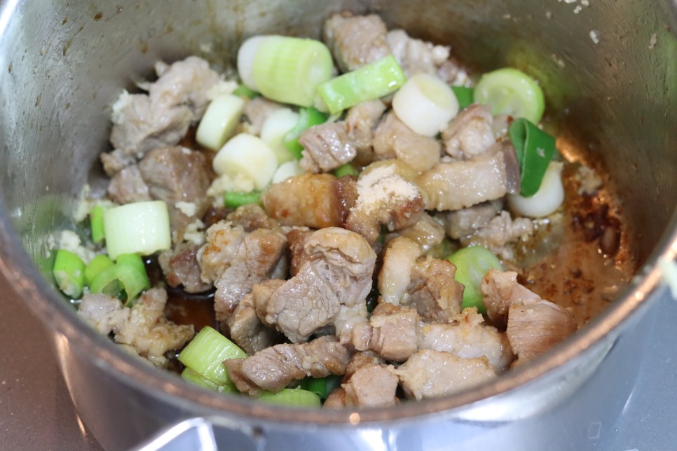 돼지고기 두부 된장찌개 맛있게 끓이는법 된장찌개 레시피 재료 국 찌개 종류