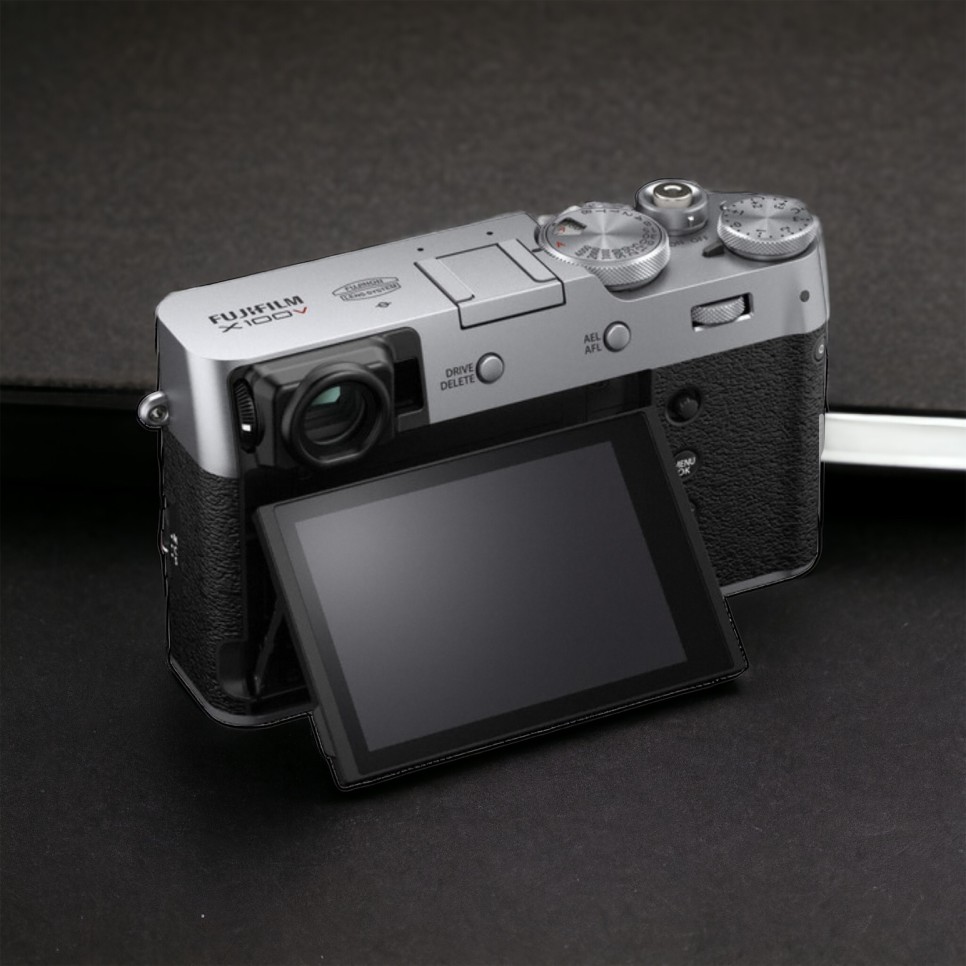 후지필름 컴팩트 카메라 x100F x100v 차이점 그리고 지금 구입해도 될까?