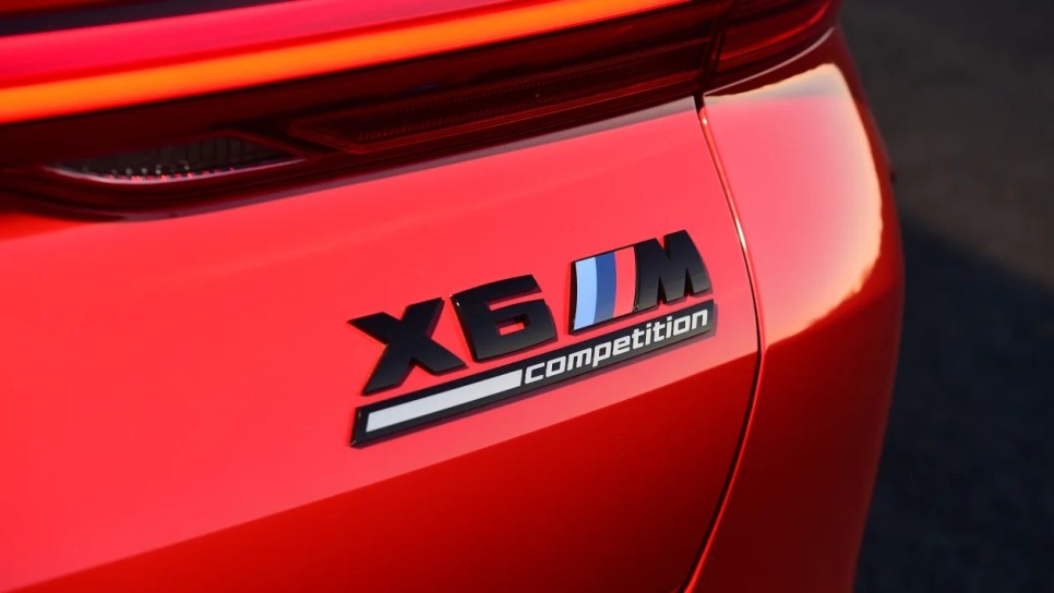 2024 BMW X6 M 컴페티션 리뷰 : 무자비한 슈퍼 SUV