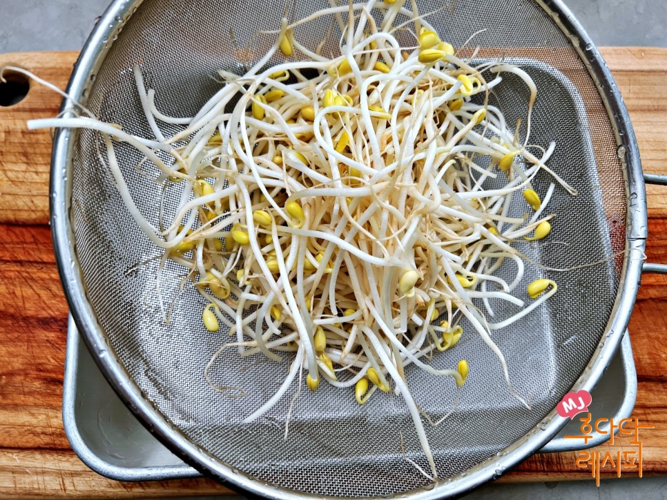 김치콩나물국 콩나물 김치국밥 만드는법 오징어 콩나물국밥 만들기